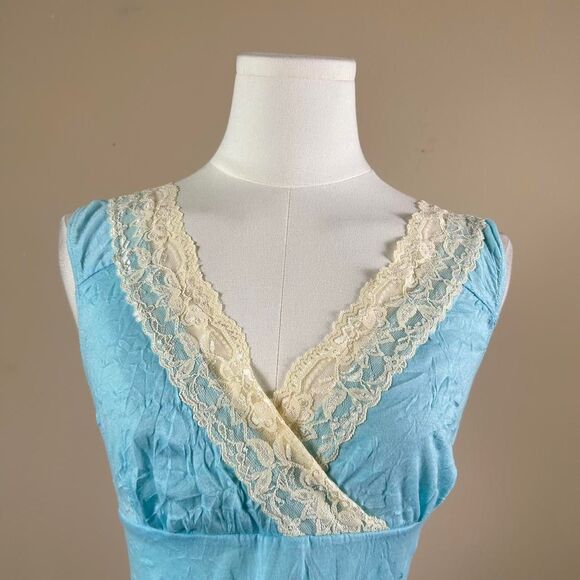 Volt Y2K Lace Fairy Baby Blue Contrast Cami - Picture 2 of 4